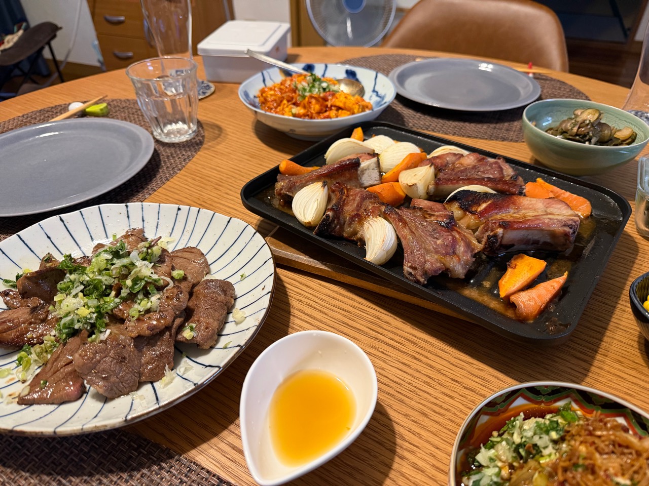 八重原の恵みを囲む夕食の食卓